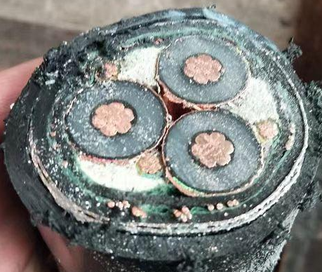 高壓電纜電壓性能：穩(wěn)定傳輸與電力系統(tǒng)安全的核心驅(qū)動(dòng)力